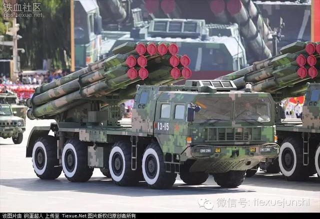 phl03型300毫米火箭炮是中国发展的新一代多管火箭炮,12根发射管分上