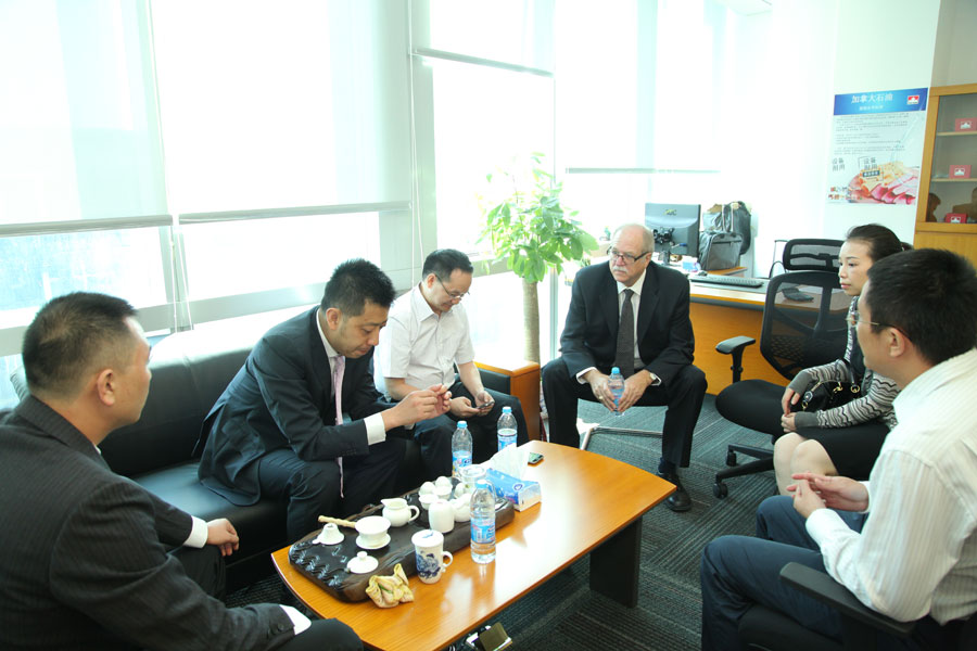 商务会晤,思贝克集团总裁钟天然携公司高层与加拿大石油全球总裁mr