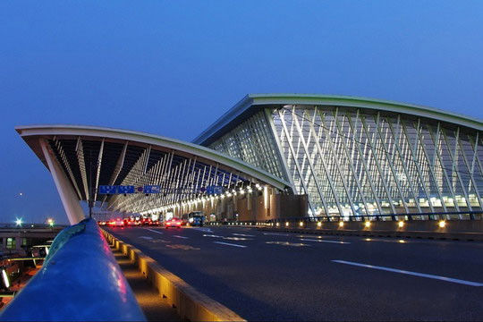 上海浦东国际机场夜景