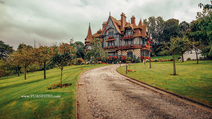在多维尔参观的一处别墅,像童话.