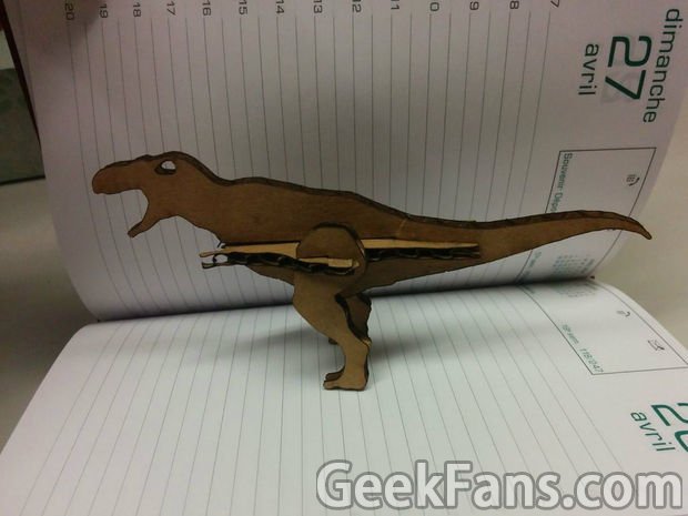 [ 教程 ] 激光切割的纸板恐龙