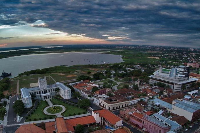 巴拉圭亚松森市百年房子巴拉圭首都亚松森市港夜景巴拉圭首都亚松森市