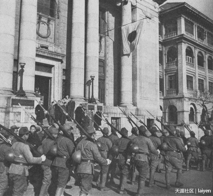 1939年1月8日,汉口举行阅兵式的日军陆军部队.