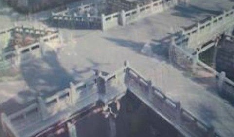 十字桥十字桥位于山西太原市晋祠内.桥梁为十字形.