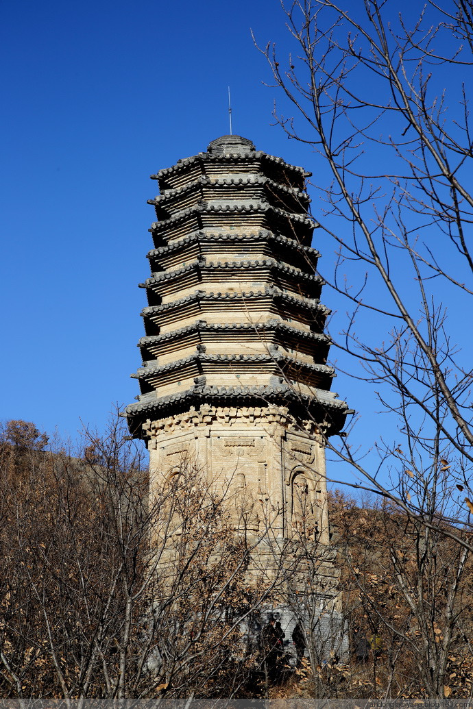 特点:八角九级,六角五级密檐式砖塔;现状:国保妙峰寺双塔,也称塔子沟