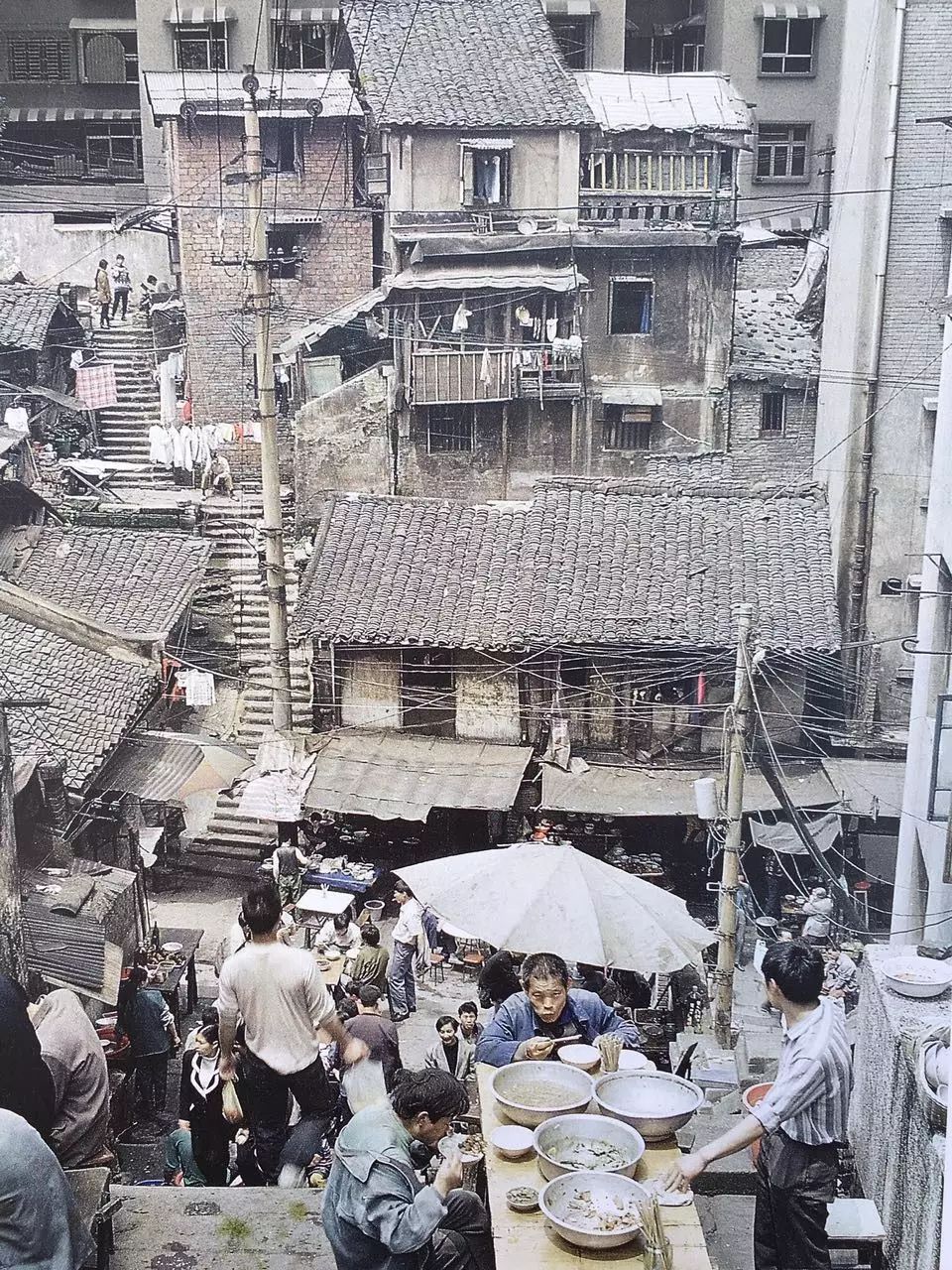 最全重庆绝版彩色老照片,他花了30年记录了一座城!惊艳全重庆!