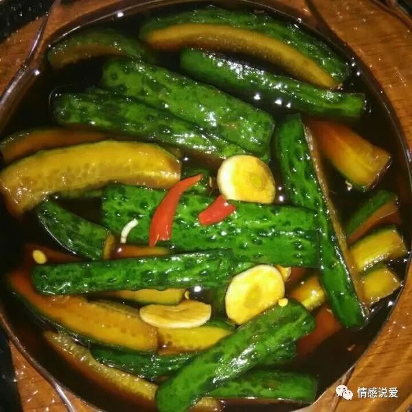 酱黄瓜不会腌凉菜师学会这些小技巧腌出的黄瓜香脆又利口