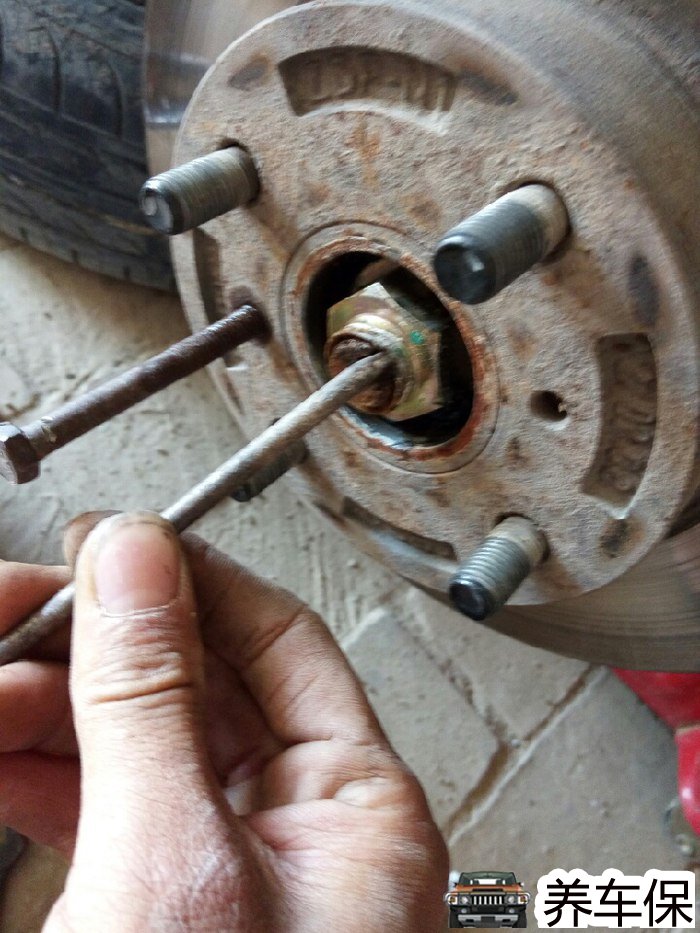 五菱之光更换前轮轴承教程