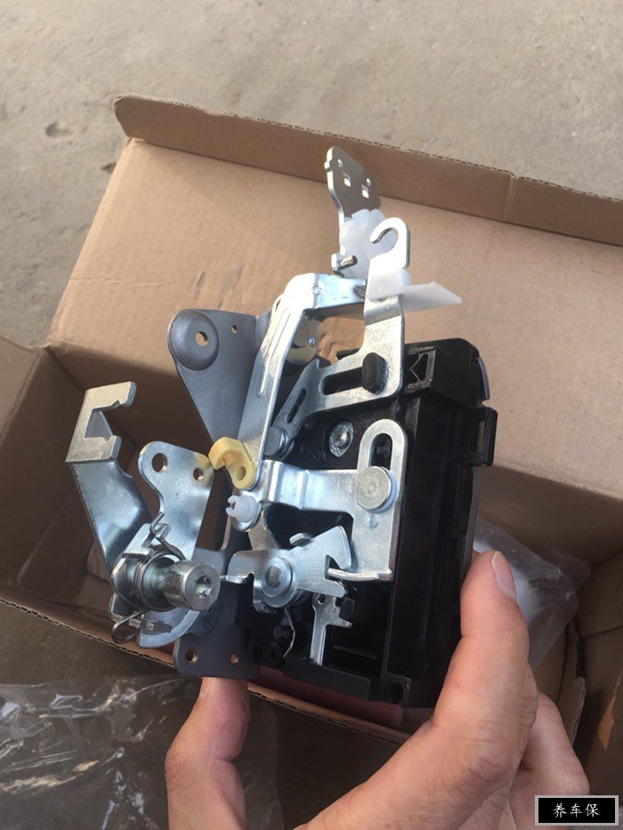 朗逸维修之更换左前门锁总成