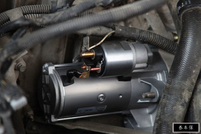 崭新的起动机,嘎事装起,走起.装好准备试车,启动成功,分享结束.