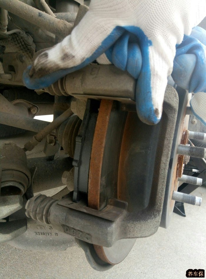 哈弗h6更换后刹车片详细教程分享