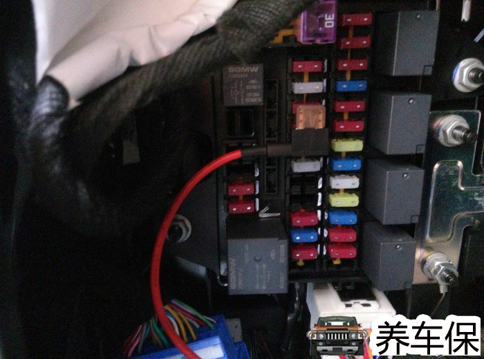 宝骏560安装行车记录仪及保险盒取电教程