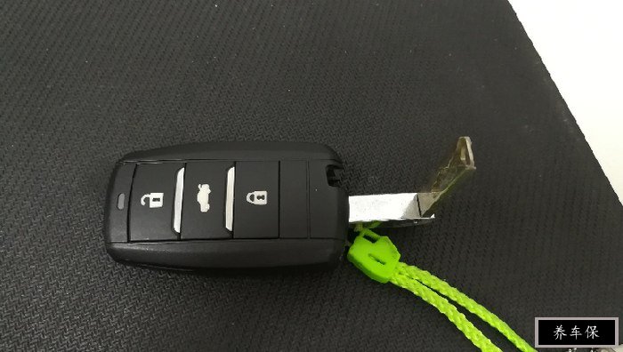长安cs75自己动手更换遥控钥匙电池