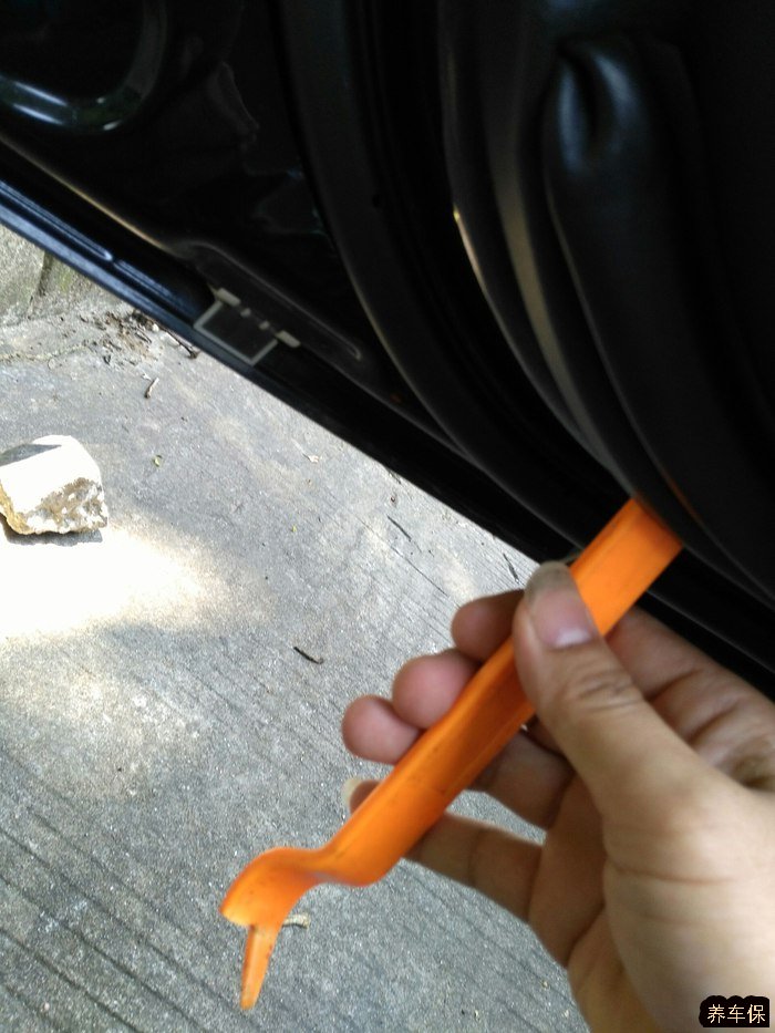 奇瑞e3车门板拆卸及更换门把手