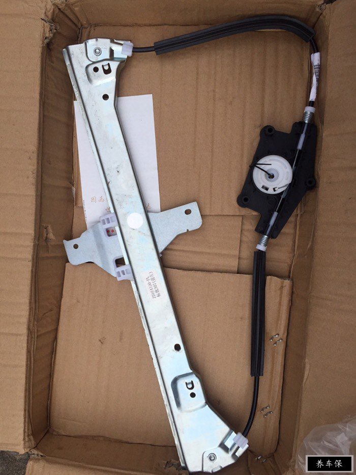 标致307车门玻璃升降器维修作业
