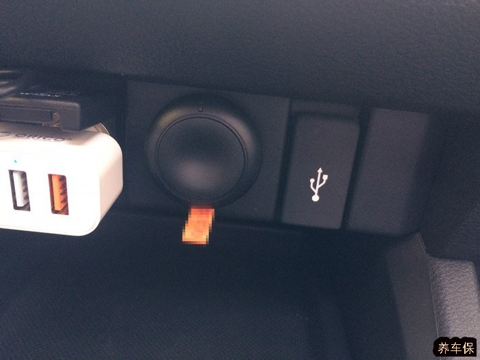 奥德赛点烟器安装行车记录仪过程