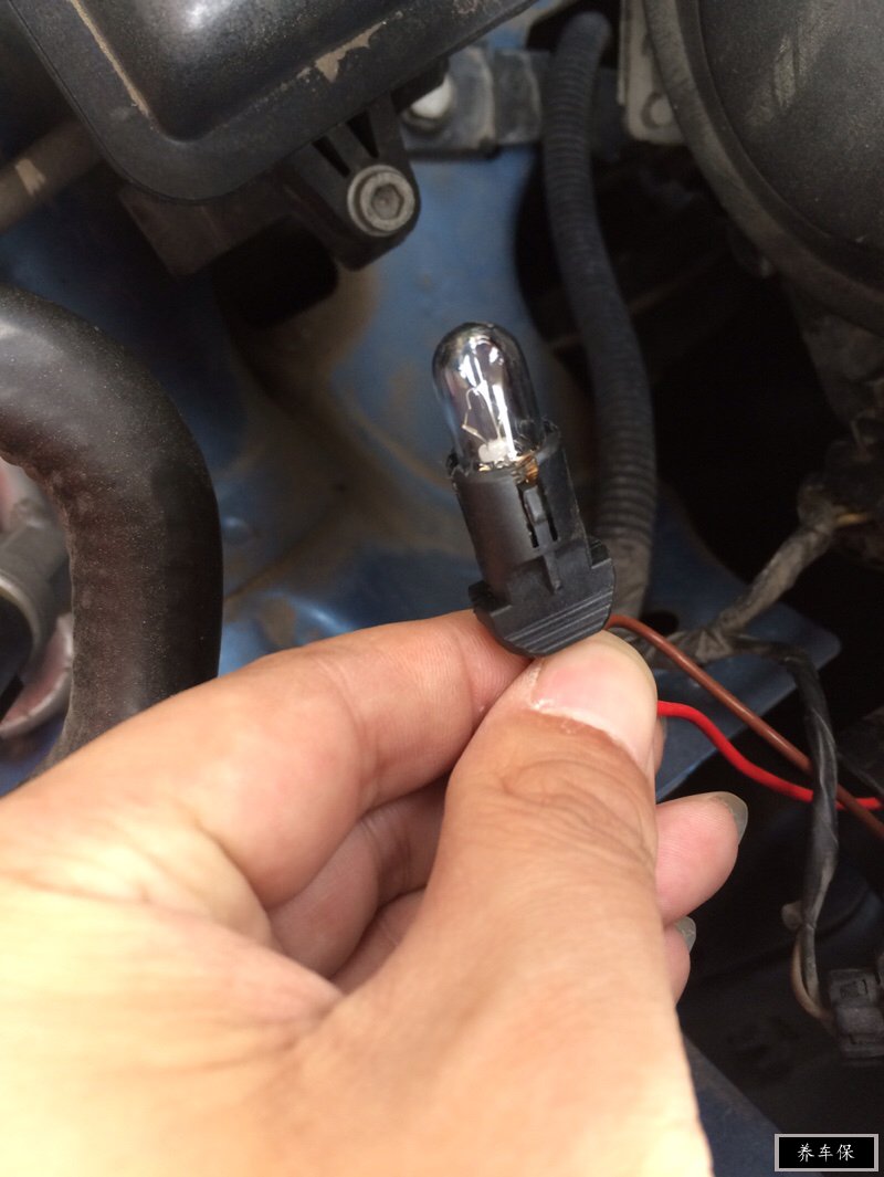 晶锐更换示宽灯步骤教程