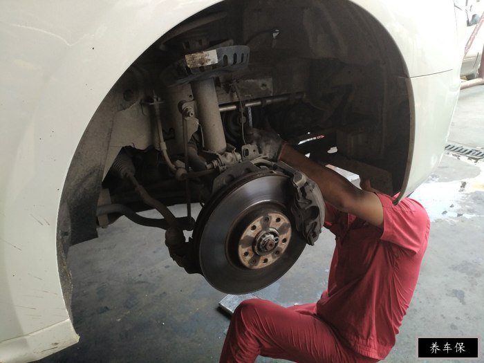 标致508正时皮带套装更换作业