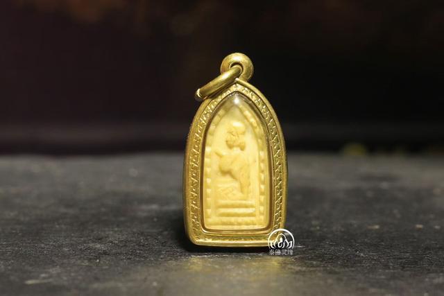 招财女神8335招财女神佛牌龙婆登招财女神详细介绍