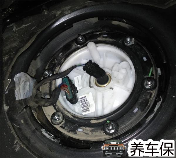 奔驰s300更换汽油滤清器详解