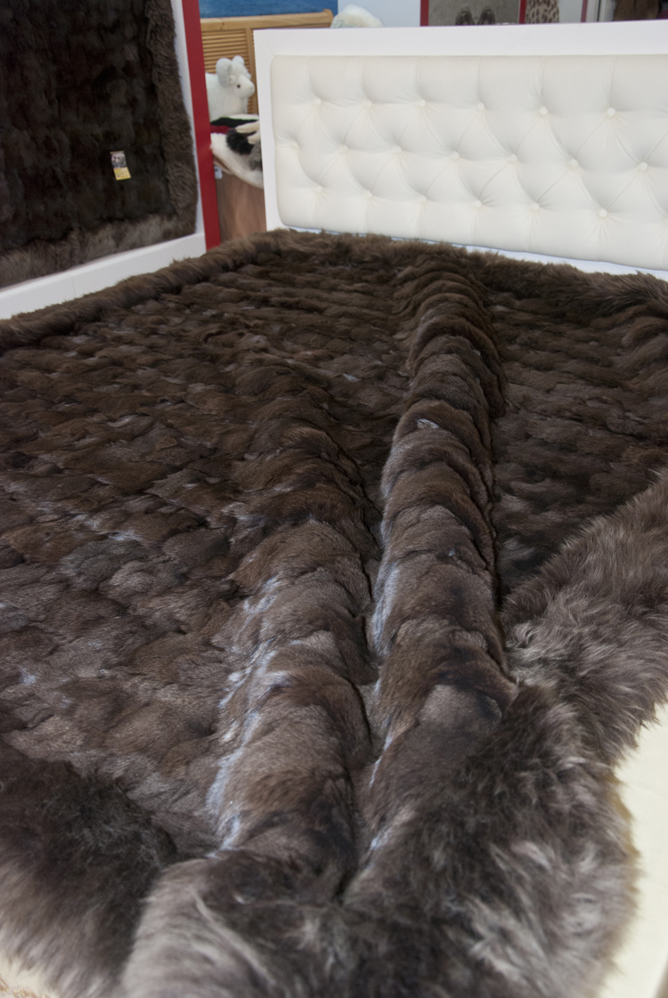 澳洲羔羊皮皮形垫 > allsking冬季加厚款 狐皮毛床毯 真皮长毛床