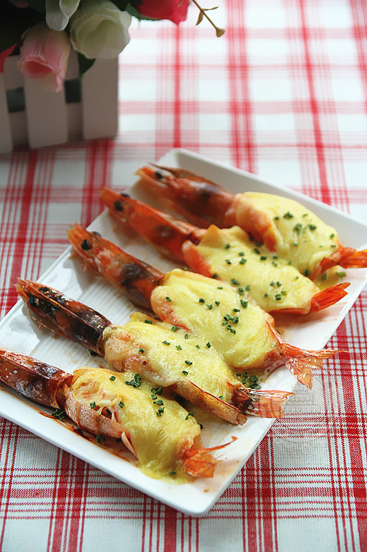 奶酪芝士焗虾荔枝菠萝虾仁沙拉