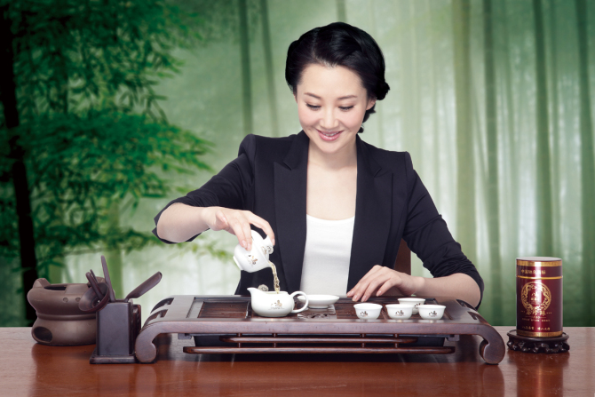 许晴演绎八马经典冲泡法组图