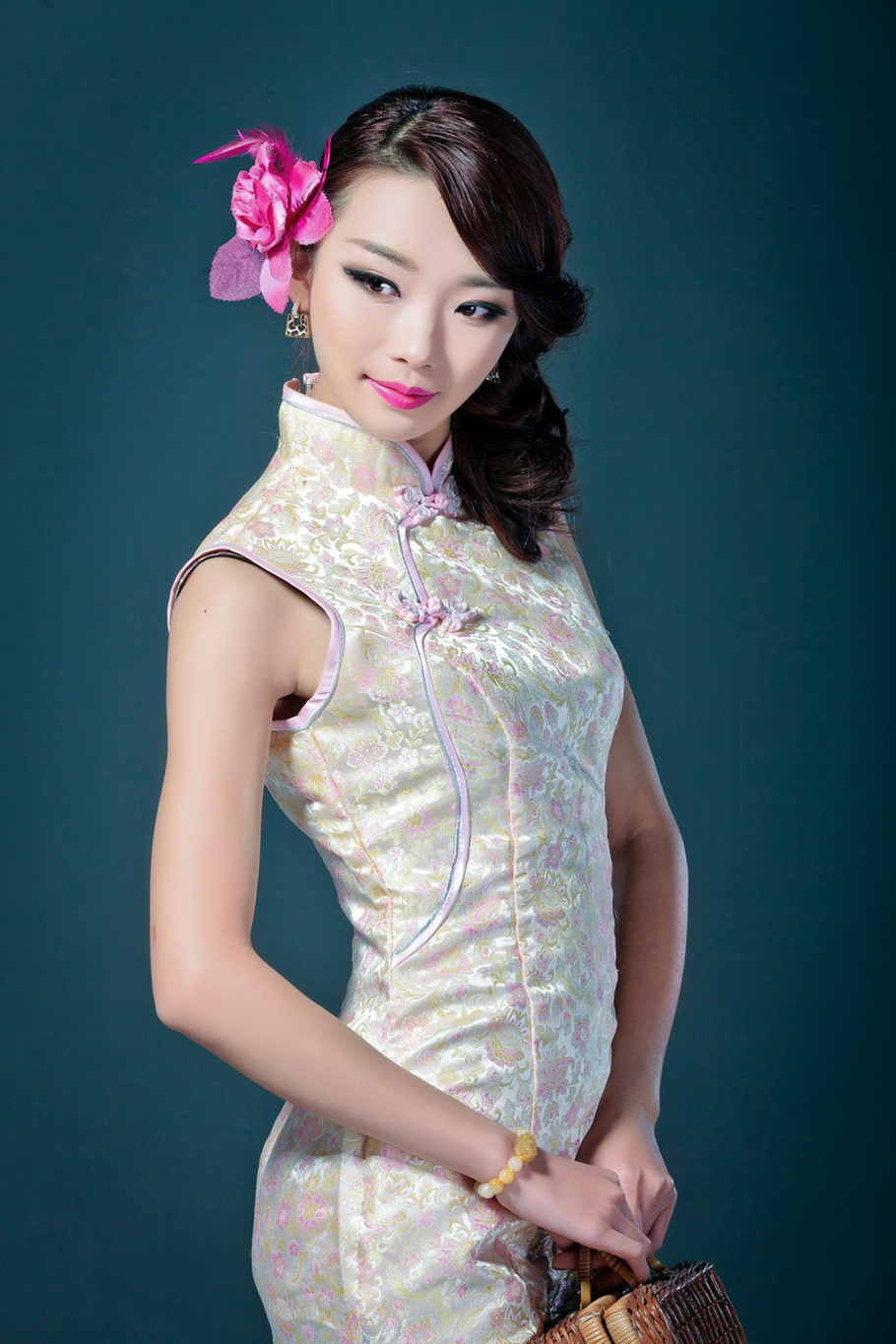 高贵 pk 娇媚 旗袍美女欣赏 - ゞ☆風月俏佳人 - 風月俏佳人