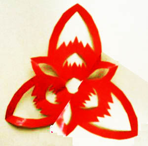 三瓣花的剪纸简单方法图片