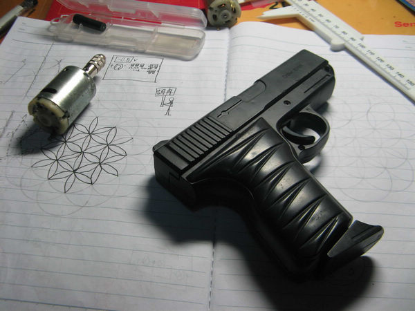 (要用锤子砸这么紧,好像不用卡簧了吧?