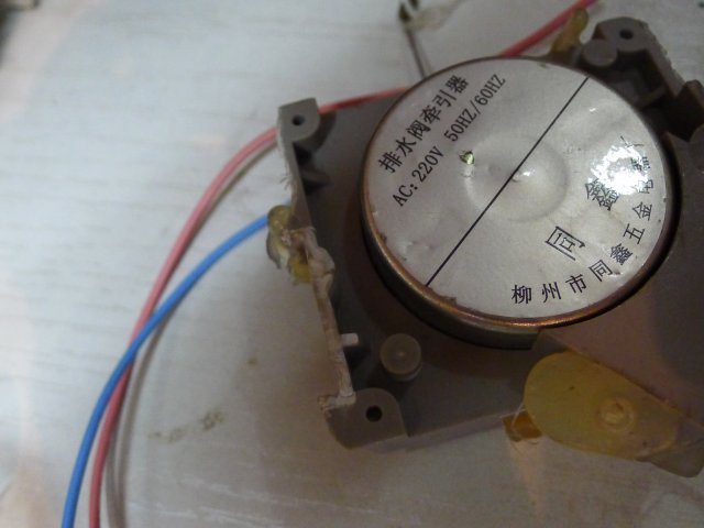 洗衣机进水阀线夹(固定电线的)插针继电器三级管二极管单片机最小系统