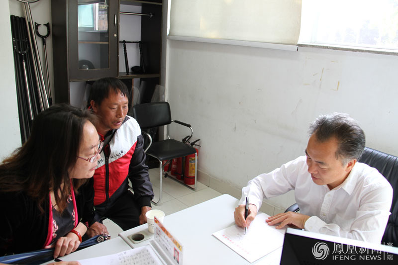 市长李建勤带队赴米易查看灾情,国土资源局局长陈忠恕陪同查看