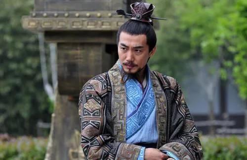 西燕国的建立者慕容泓本来是前燕国的皇室成员,苻坚掌舵前秦国后统一