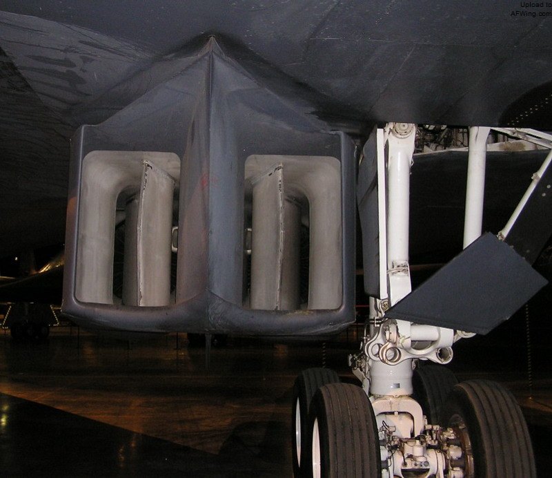 罗克韦尔b1b枪骑兵轰炸机