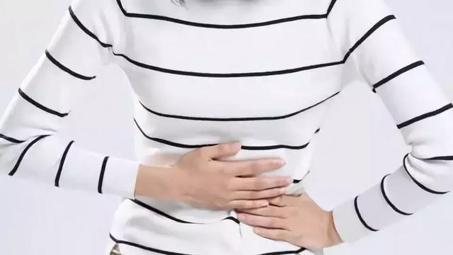 肚子疼有好多种,不同部位预示不同疾病,几招教你正确区分 (转载)