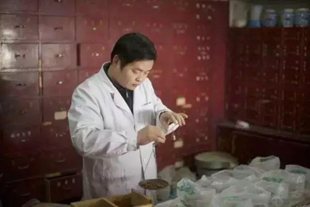 余浩 知名中医,任之堂创办人余浩,湖北十堰人,字任之,网名任之堂主人.