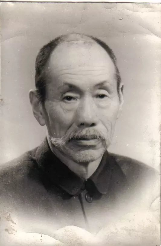 李翰卿经典医案 胸痛彻背引臂(肝气郁结)