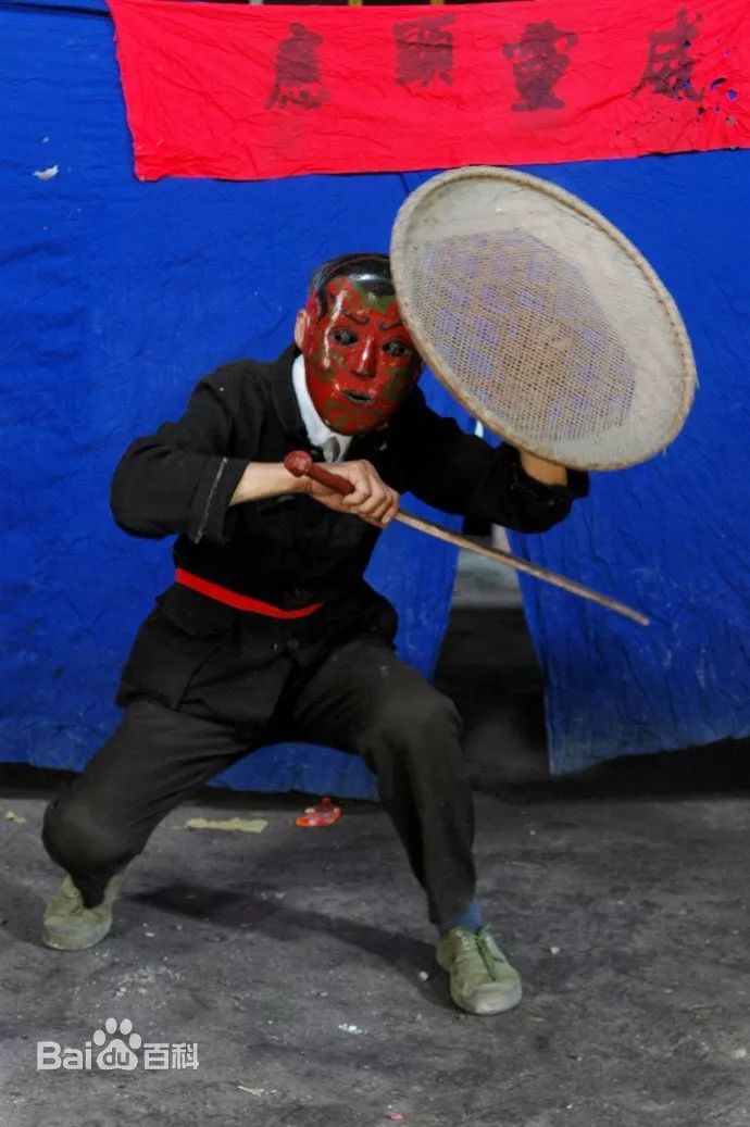 德安潘公戏又称布帐傩,是江西省德安县的传统民俗表演艺术.