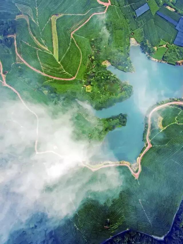 航拍中国四川地形图图片