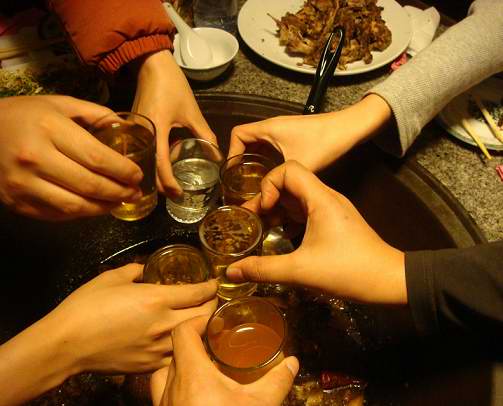 中国式饭局必知的学问如何离席都有潜规则组图