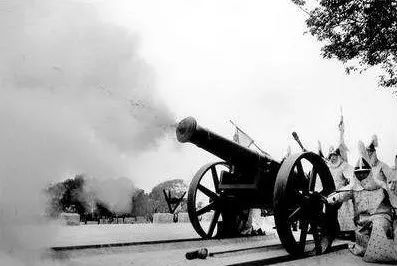 据明朝兵部的资料记载, 城中红夷大炮