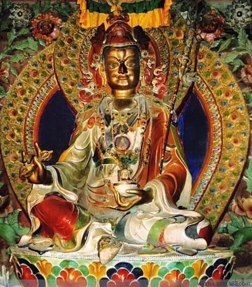 速转在一年中最为不祥的日子请佩带忿怒莲师威猛炽燃火焰铁蝎护轮