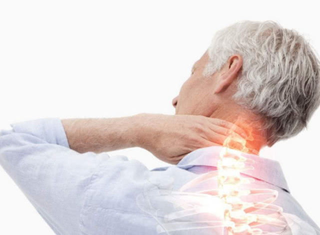 一把艾叶加二两白酒只需几分钟颈肩腰腿不痛了谁用谁知道