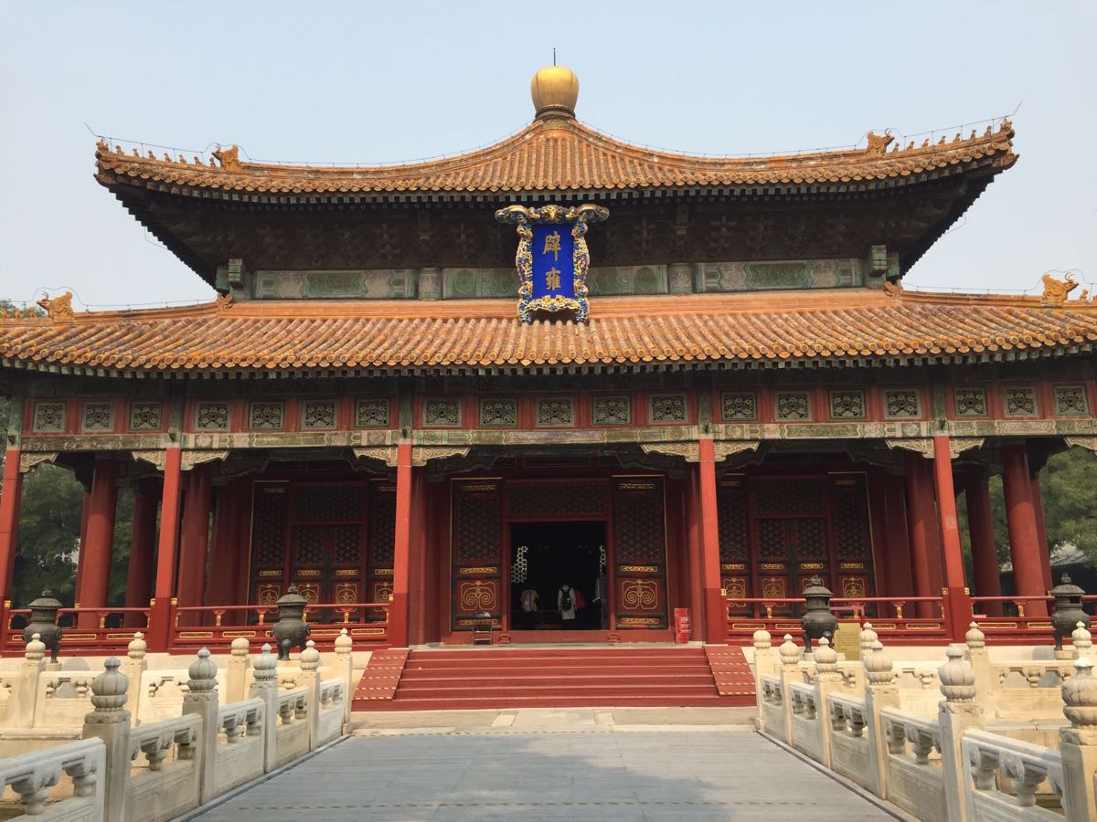 原以监生入仕的杨宗仁雍正不仅对其言听计从更是给予高度评价