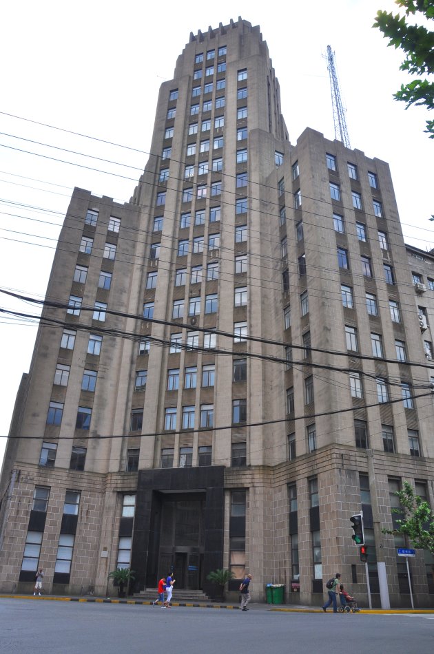 江西中路180号新城饭店,原为都城饭店,英商公和祥洋行设计,1920年兴建