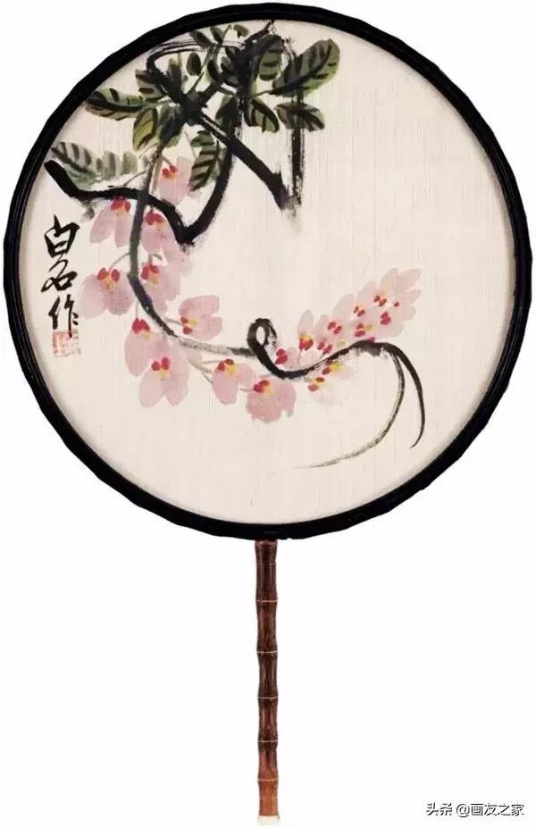 一组精美的花鸟团扇