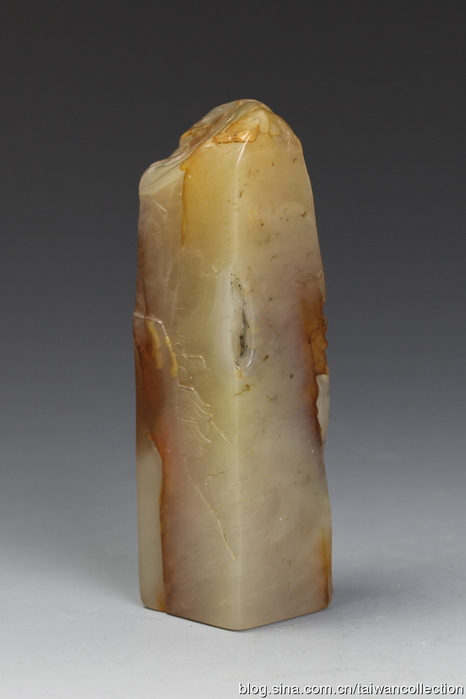 寿山石田黄白田老薄意章