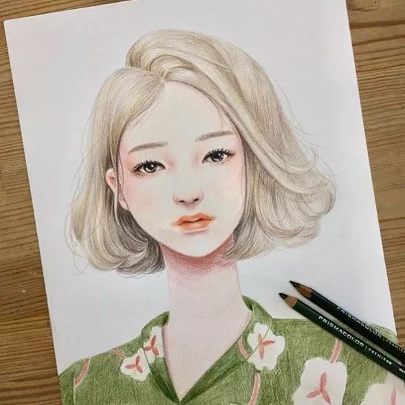 同样是画彩铅插画为什么她却画得如此着迷美的让人窒息