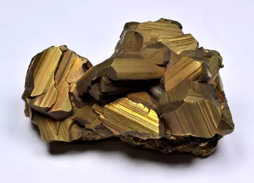 国宝级史上最美的岩石矿物100幅