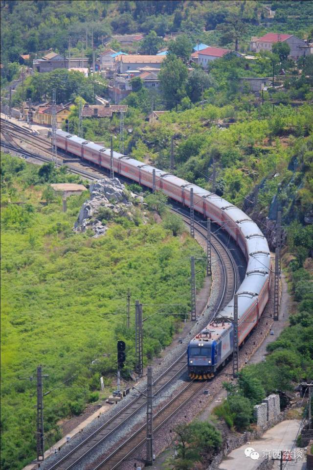 这条通过门头沟区的丰沙线美景无限
